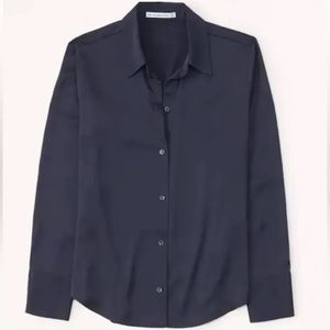 Abercrombie and Fitch women’s Long-Sleeve
Satin Button-Up Shirt